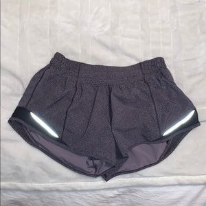 Lululemon Hotty Hot Shorts 2.5”